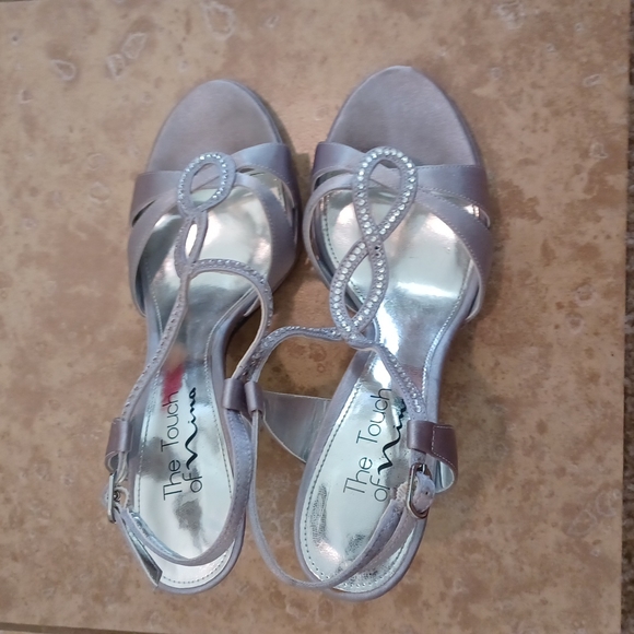 Touch of Nina Heels - Picture 5 of 11